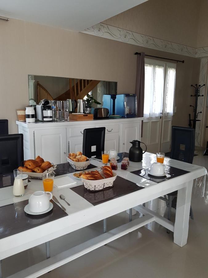 Bed and Breakfast Le Logis Du Marais Les Magnils-Reigniers Exterior foto