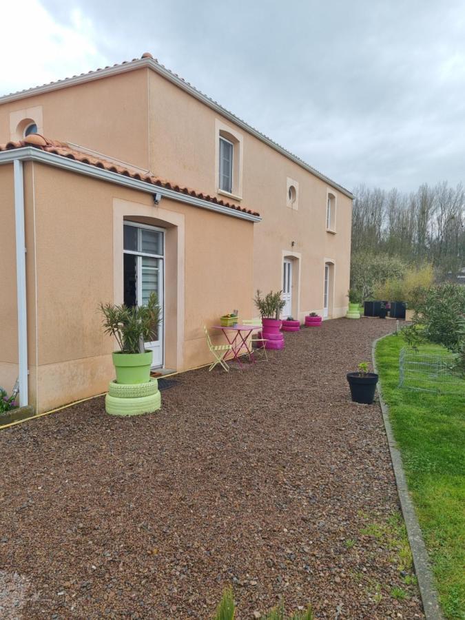 Bed and Breakfast Le Logis Du Marais Les Magnils-Reigniers Exterior foto