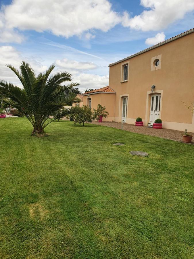 Bed and Breakfast Le Logis Du Marais Les Magnils-Reigniers Exterior foto